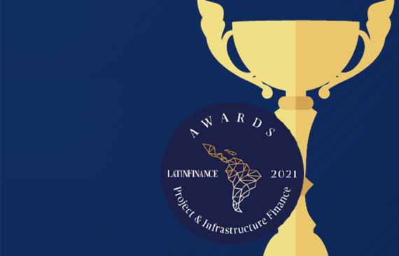 Troféu com selo de prêmio da Latin Finance