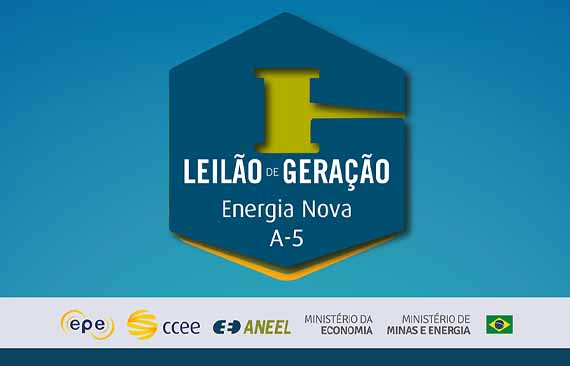 Imagem de fundo azul destaca o logo do Leilão de Energia Nova, composto por um martelo de arremate verde e o nome do evento