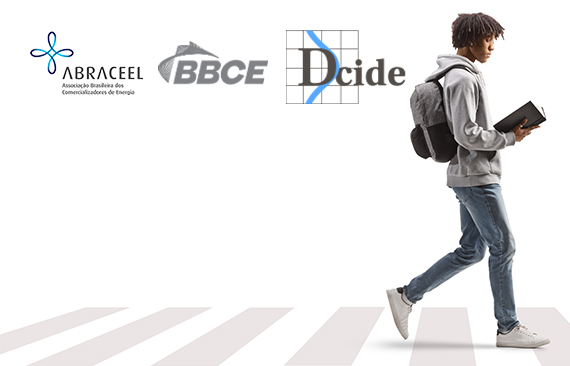 A imagem mostra um homem negro que anda e se move em direção à direita. Atrás deles, há os logotipos da Abraceel, BBCE e Dcide.