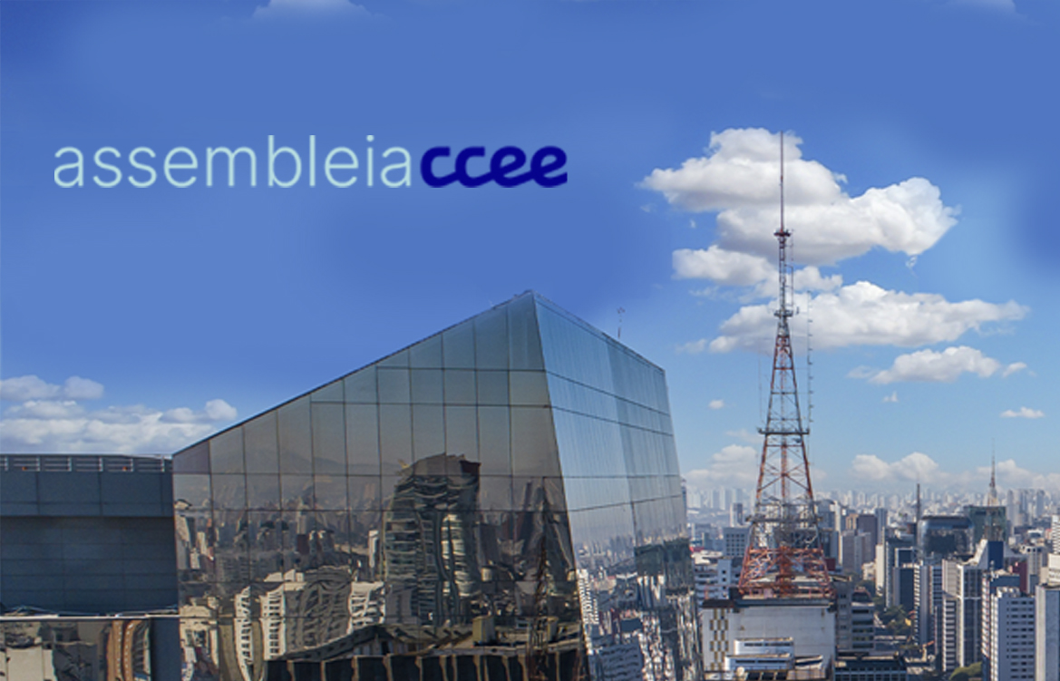 A imagem mostra o panorama de uma grande cidade, recortado por prédios espelhados