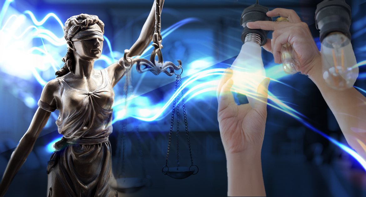 estátua da justiça e luzes