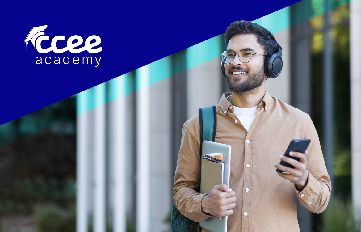 estudante com celular na mão e livros. 